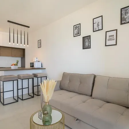 Ero On The Apartment *