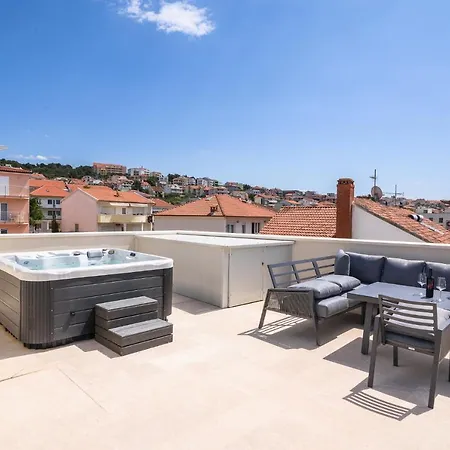 Apartment Ero On The Trogir